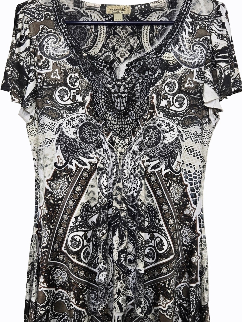 Live And Let Live Paisley Boho Tunic Top Crochet Lace V-Neck Sharkbite Hem Sm